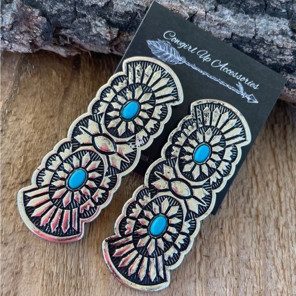 Jewelry - Embossed Silver Western Earrings